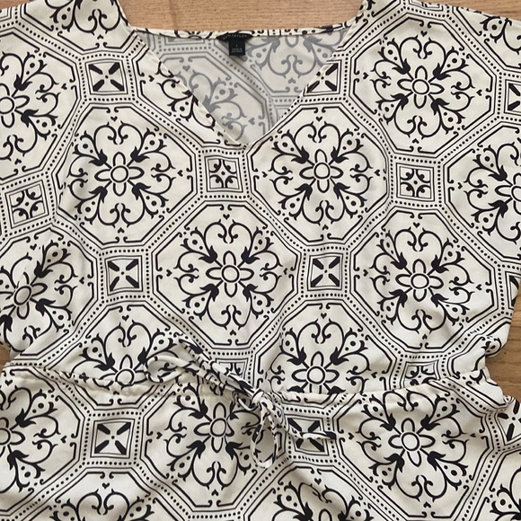 Ann Taylor women’s blouse  cream/black size large - Picture 2 of 3